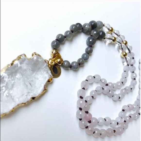 Boho Chic Crystal Arrowhead Necklace - Picture 4 of 4